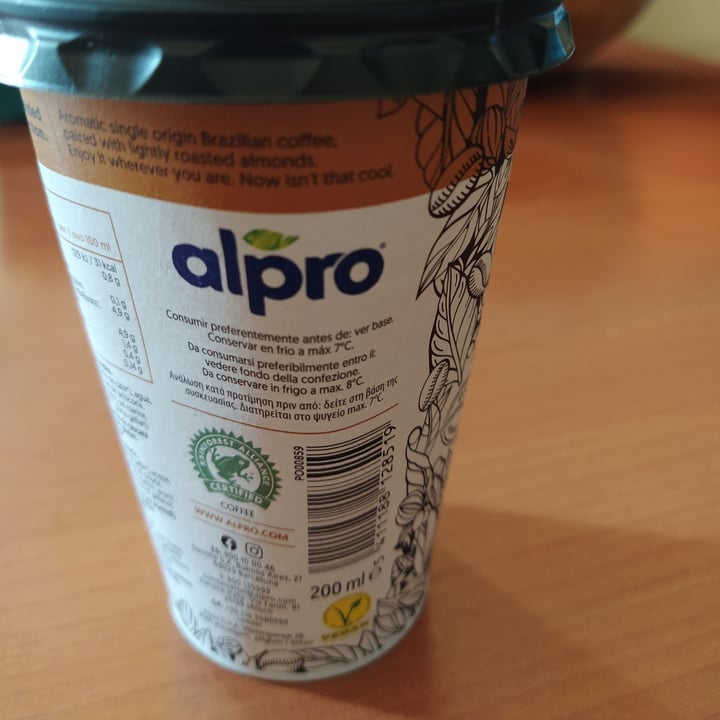 photo of Alpro Plant-based Baristas Almond/Mandel Caffe shared by @mariaelena on  16 Jul 2020 - review