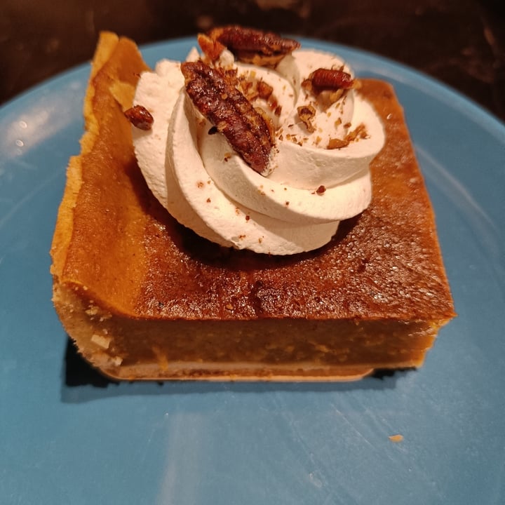 photo of VG Pâtisserie - Pâtisserie Végétale Pumpkin pie shared by @iwantasoul on  28 Nov 2022 - review