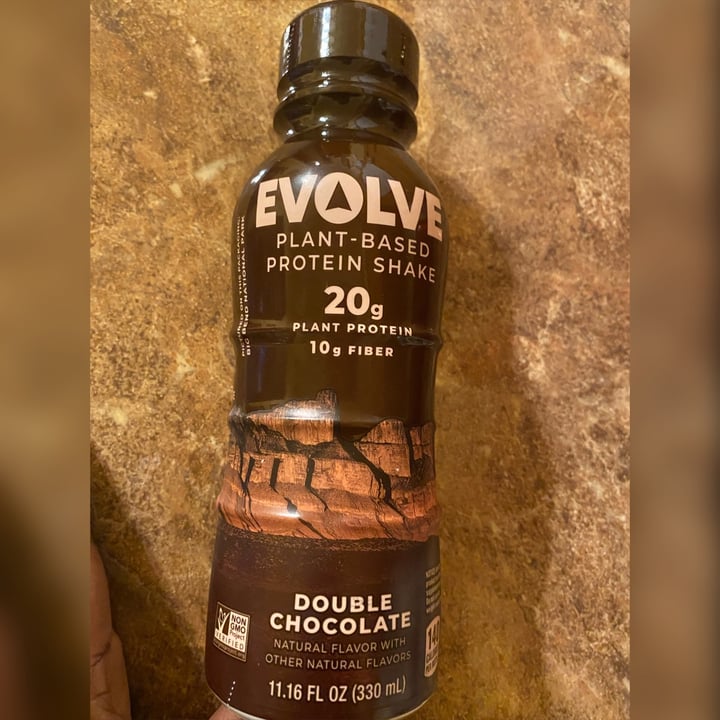 photo of Evolve Plant-based protein shake double chocolate shared by @merelymarlo on  03 Sep 2022 - review