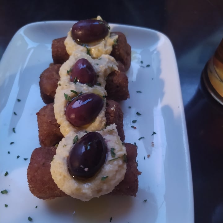 photo of B-12 Rte Bar Vegano Croquetes Amb Hummus shared by @evains on  04 Jun 2021 - review