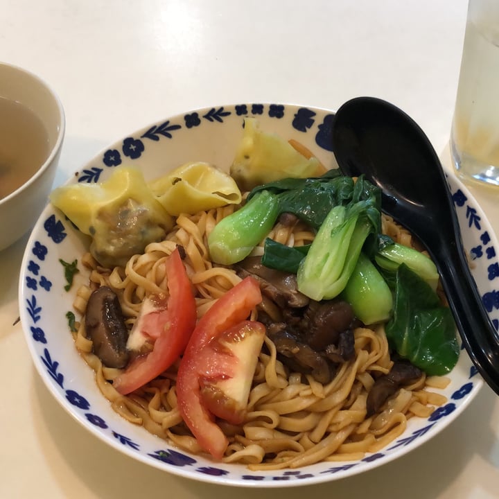 photo of New Green Pasture Cafe Dry Dumpling noodles shared by @manasa16 on  20 Nov 2021 - review
