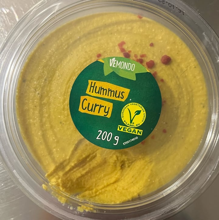 photo of Vemondo Hummus Al Curry shared by @allegranosaraceno on  05 Oct 2022 - review