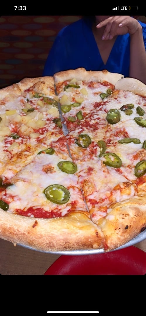 photo of Mellow Mushroom Build-Your-Own-Pizza shared by @jessicax on  19 Feb 2020 - review