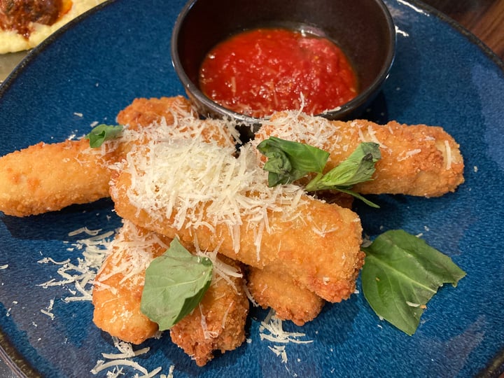 photo of BAIA Mozzarella Sticks shared by @taiwanesetexan on  16 Jun 2021 - review