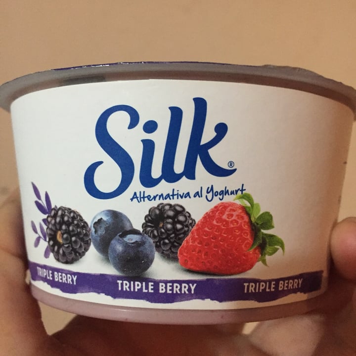 photo of Silk Triple Berry Alternative Yogurt shared by @comehierbas on  29 Feb 2020 - review