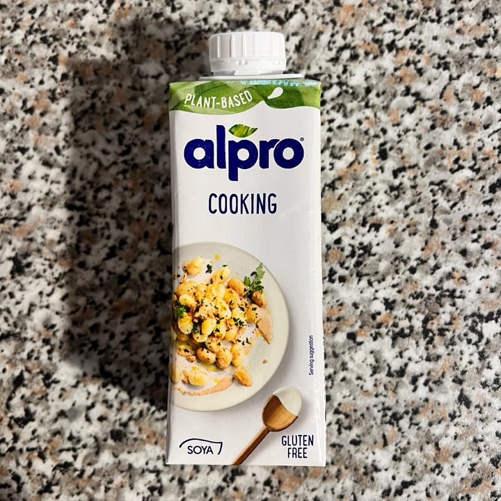 photo of Alpro Cooking/Cuisine Soya 14% Fat shared by @lucabaldereschi on  26 Apr 2022 - review