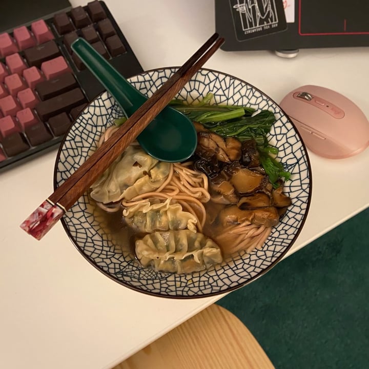 photo of Vegetarian 一棵树 (Yi Ke Shu) Vegetarian Kitchen Dumpling Noodle Soup shared by @dafnelately on  06 Dec 2021 - review