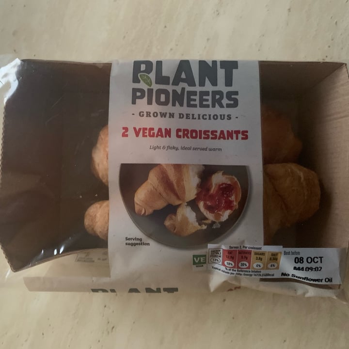 photo of Plant Pioneers 2 Croissants shared by @smuz90 on  05 Oct 2022 - review