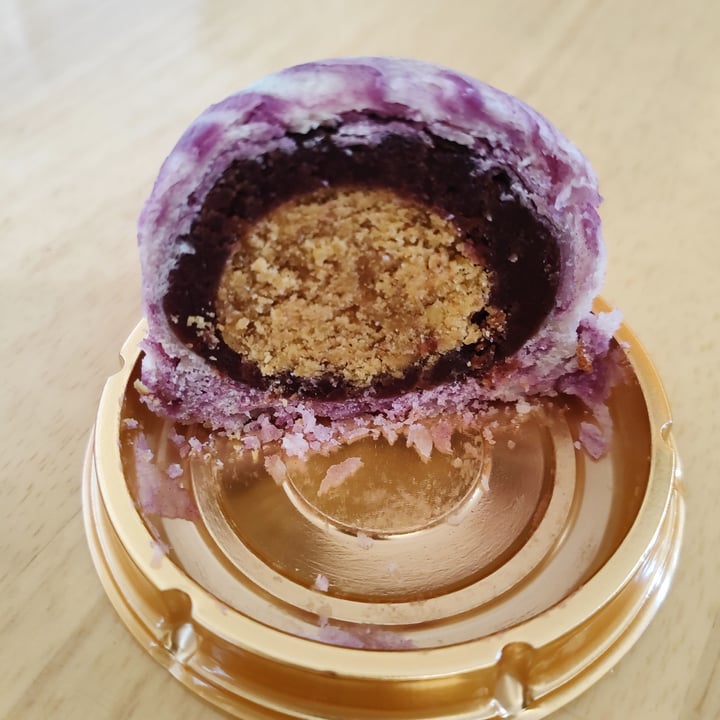 review photo of Simple Veggie Vegan Salted Egg Yolk Pastry (Purple Yam) shared by @lickmyveg on 21 Feb 2021 - review