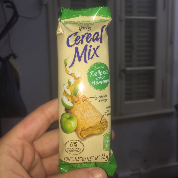photo of Cereal mix Barra rellena sabor manzana shared by @agosluciani on  06 Jul 2021 - review