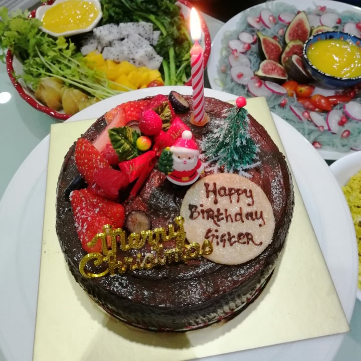 photo of Locaba Vegan Christmas Log Shaped Cake shared by @lcgoh on  12 Jan 2021 - review