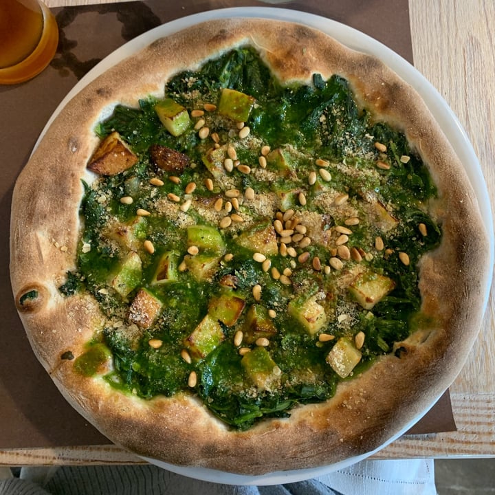 photo of Elisir Pizza Casertana shared by @gingercringe on  08 May 2022 - review