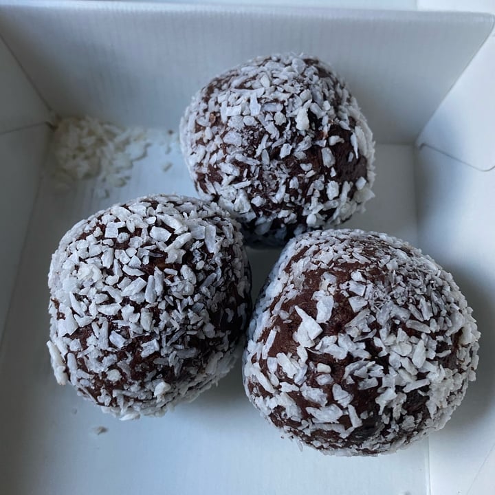 photo of Honeytrap Bakery Chocolate & Coconut Truffles shared by @meganthevegetable on  26 Sep 2022 - review