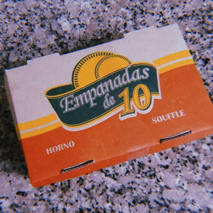 photo of Empanadas de 10 Empanadas De Queso, Choclo Y Cebolla shared by @nanicuadern on  16 Mar 2022 - review