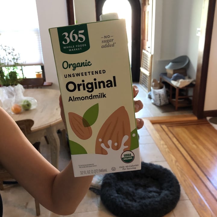 photo of 365 Whole Foods Market Organic Unsweetened Original Almond Milk shared by @syph0n6 on  20 Jun 2021 - review