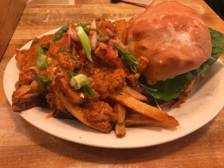 photo of MeeT in Yaletown MeeT signature burger shared by @purelisssw on  28 Dec 2019 - review