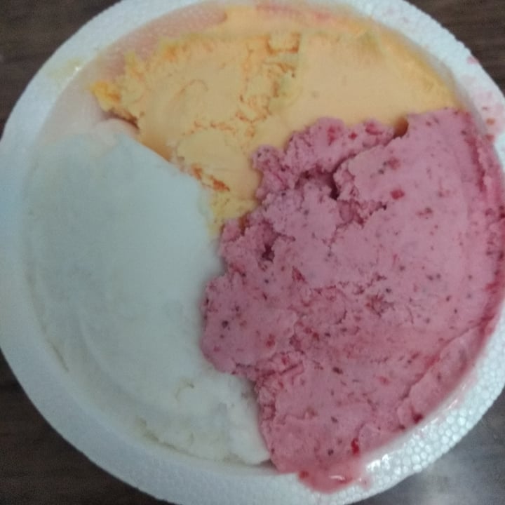 review photo of Lucciano's Alem Helado De Limón shared by @valengr on 07 Jan 2021 - review