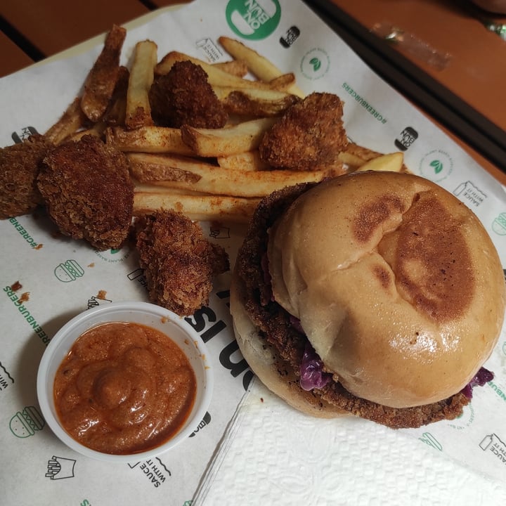 review photo of On Bun Plant Based Burgers Combo On Bun Burger shared by @nitaav2 on 24 Jun 2022 - review