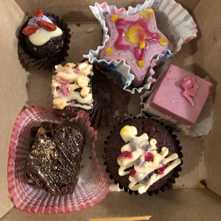review photo of Loving Hut Christmas Box shared by @marinavlaykova on 27 Dec 2020 - review