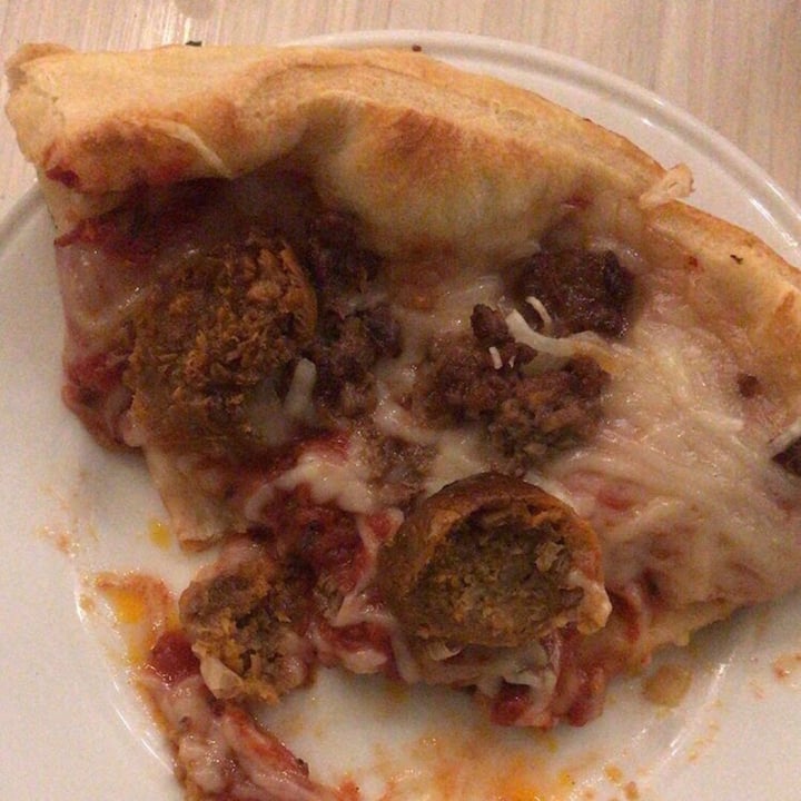 photo of Macon Beer Company - Taproom & Kitchen Plant-based Meat Pizza shared by @lizzyinthesky on  22 Jan 2020 - review