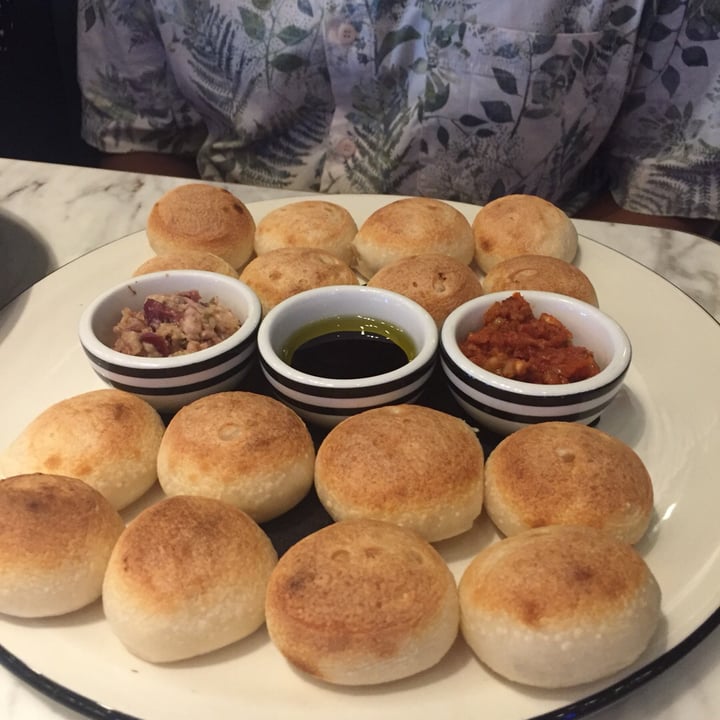 photo of PizzaExpress Dough Balls 'PizzaExpress' shared by @lisab on  12 Mar 2019 - review