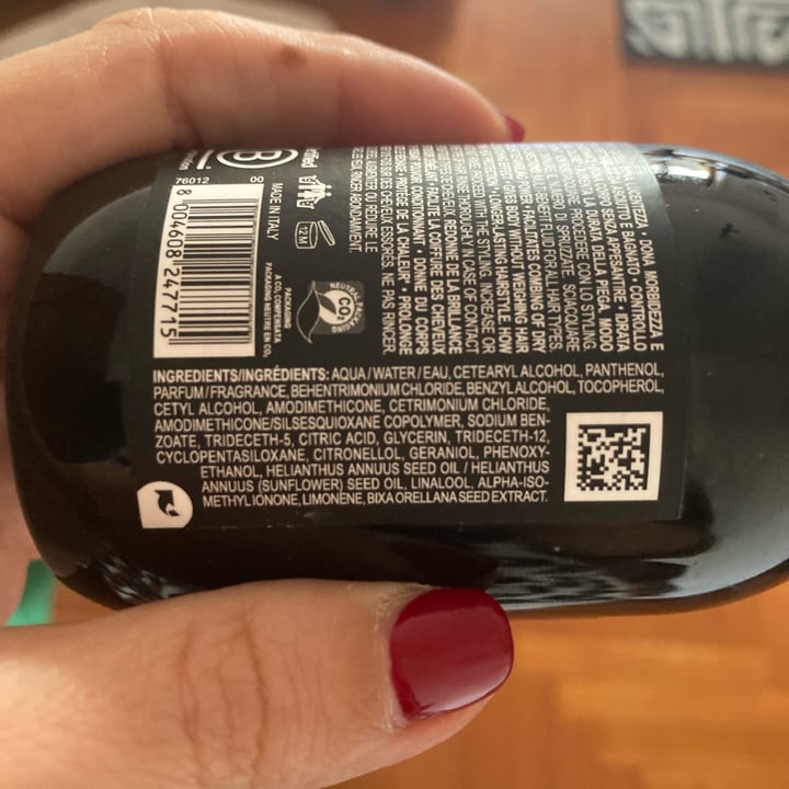 photo of Davines Oi all in one milk shared by @zitchi on  23 Mar 2022 - review