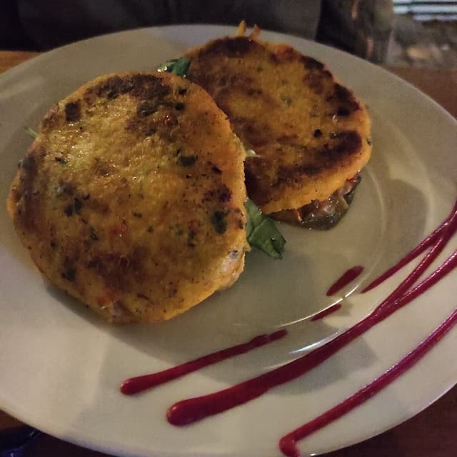 Photo of the dish “Arepas de proteína vegetal y verduras asadas”