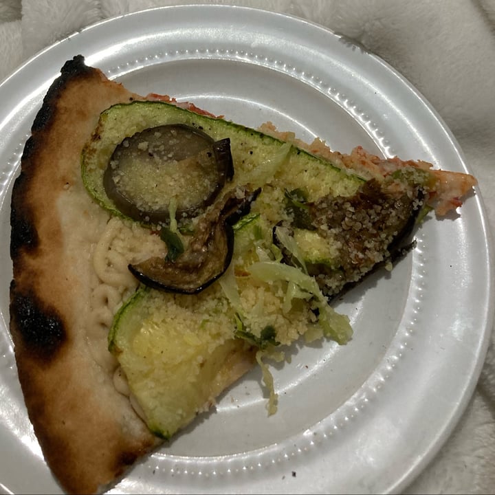photo of Galpão da Pizza Pizza Chevre Vegano shared by @portalveganismoeamor on  09 Apr 2022 - review