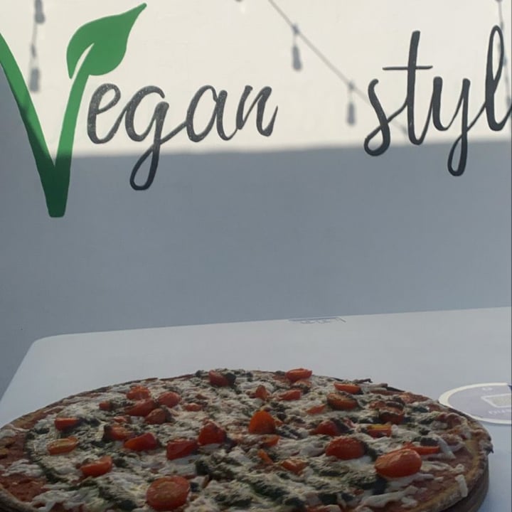 photo of Vegan style Pizza Margarita shared by @cevaly on  27 Oct 2021 - review