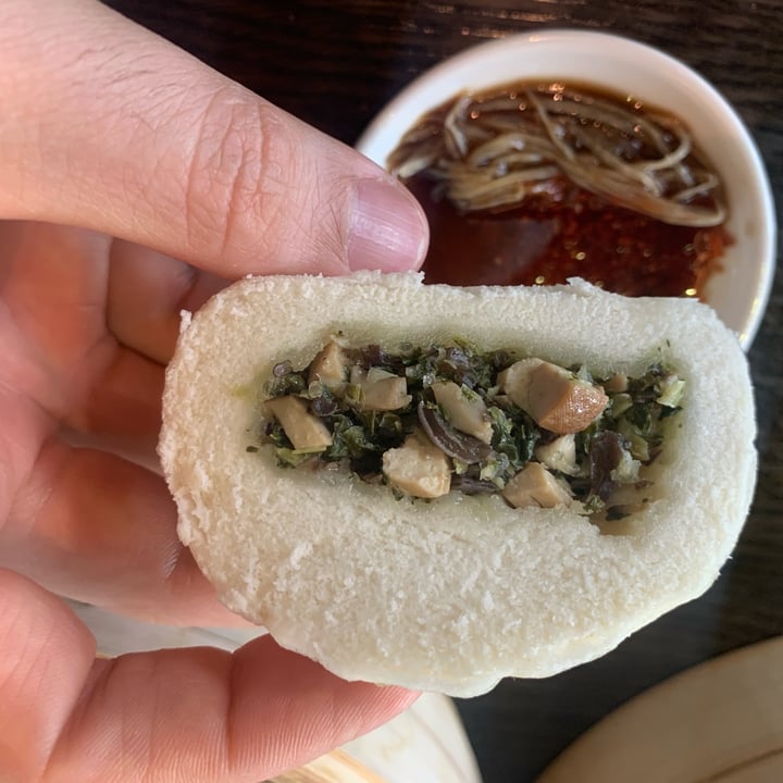 photo of Din Tai Fung Vegan Buns shared by @mattfara50 on  26 Jul 2022 - review