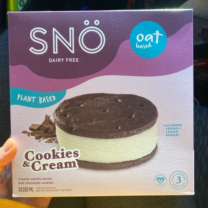 photo of Snö Cookies & Cream Frozen Dessert Sandwiches shared by @anniekimderoy on  10 Oct 2022 - review