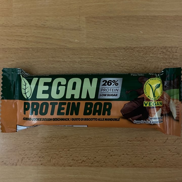 photo of Lidl vegan protein bar gusto di biscotto alle mandorle shared by @ludovicaa13 on  25 Aug 2022 - review
