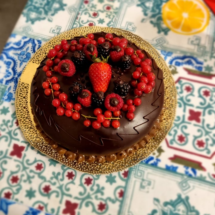 review photo of Leccornie Sacher ai frutti di bosco shared by @fettadipanetosto on 08 Apr 2022 - review