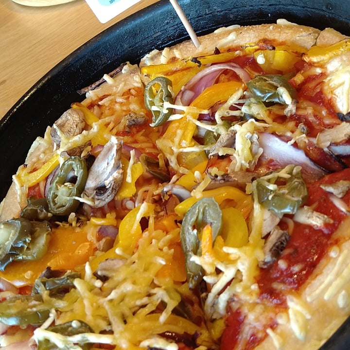 review photo of Pizza Hut Restaurants Vegan Hot 'N' Spicy Veg shared by @ben20 on 25 Jun 2022 - review
