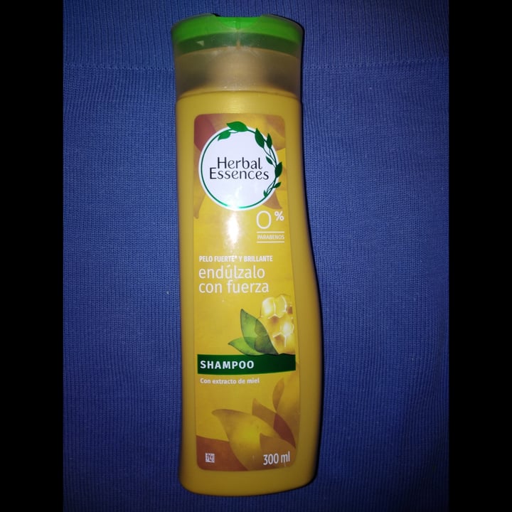 review photo of Herbal Essences Shampooo de Granada shared by @yanmolinas on 26 Jul 2021 - review