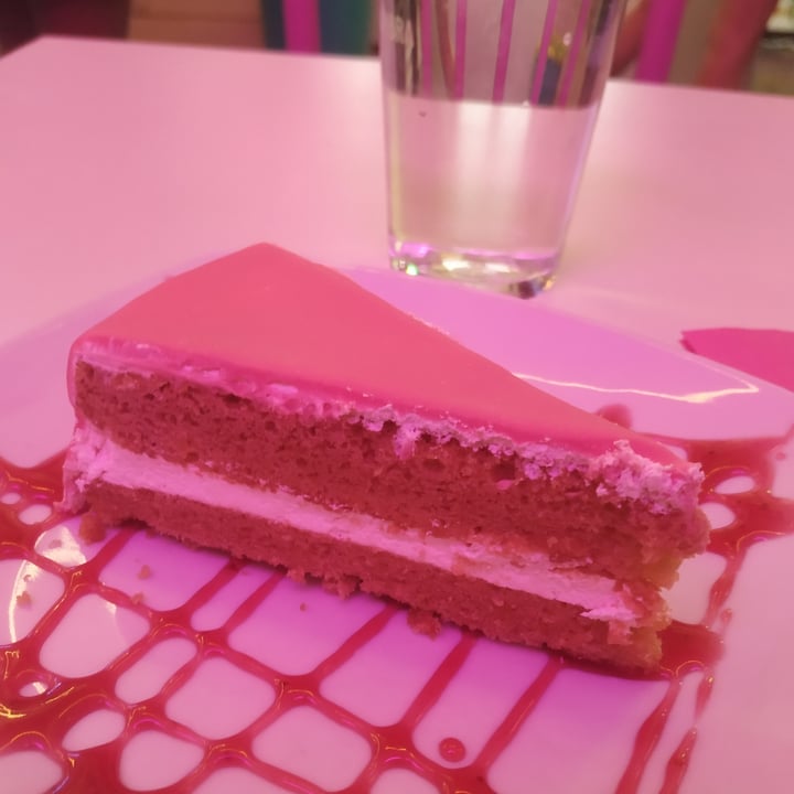 photo of Freedom Cakes CAKE Pantera Rosa shared by @despistaa on  07 Sep 2022 - review