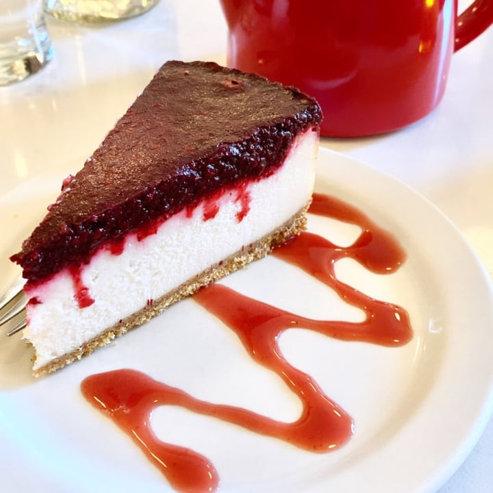 photo of Aux Vivres Plateau Un Cheesecake shared by @theveganhopper on  19 Nov 2020 - review
