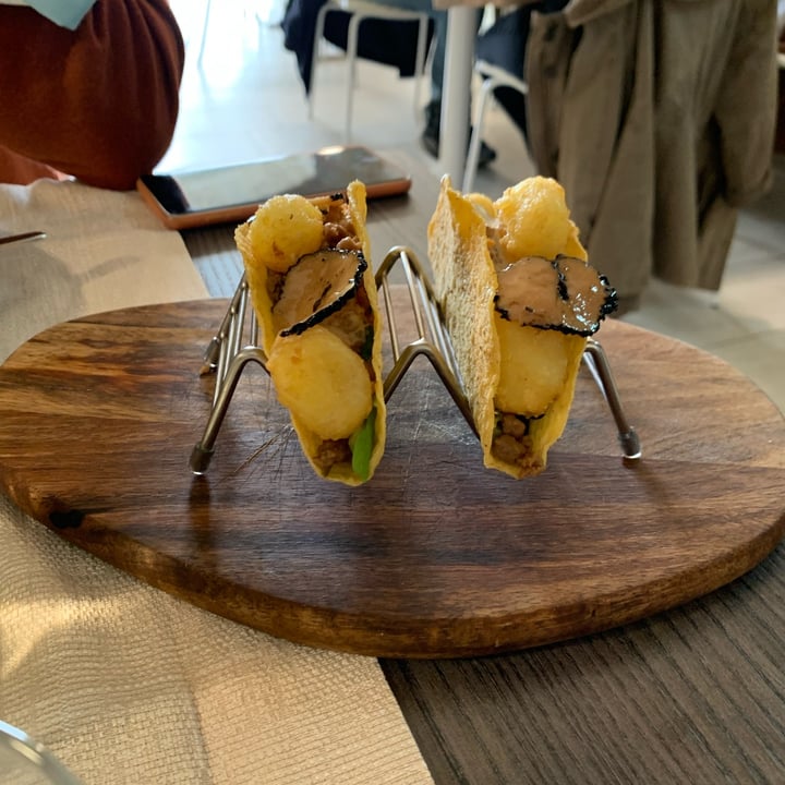 review photo of Pesto di Pistacchio Tacos Con Beyond Meat E Tartufo shared by @martipin on 17 Dec 2021 - review
