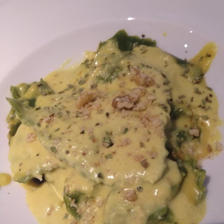 review photo of Restaurante Alive Raviolis con salsa de queso shared by @dorian_hyde on 12 May 2021 - review