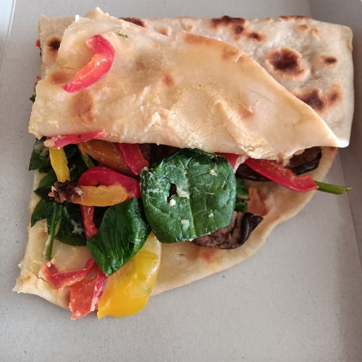 photo of La Piadina Piadina Hummus shared by @filmart on  07 Nov 2021 - review