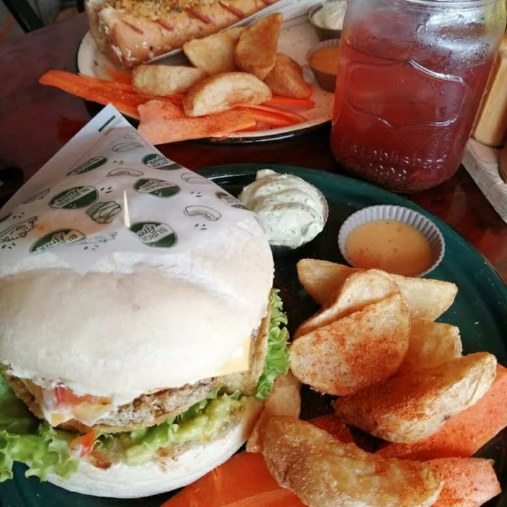 photo of Burger Green, Pereira Hamburgesa shared by @wenzambrano on  02 Jun 2021 - review