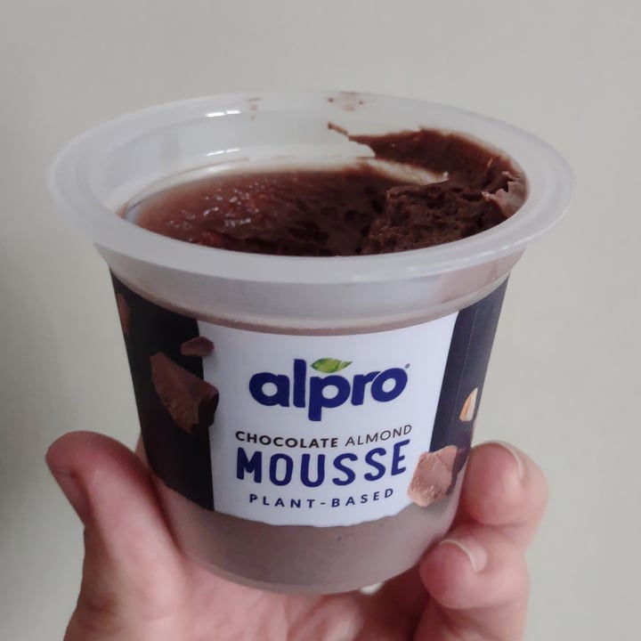 photo of Alpro Alpro Mouse de Chocolate shared by @claramentevegana on  20 Oct 2021 - review