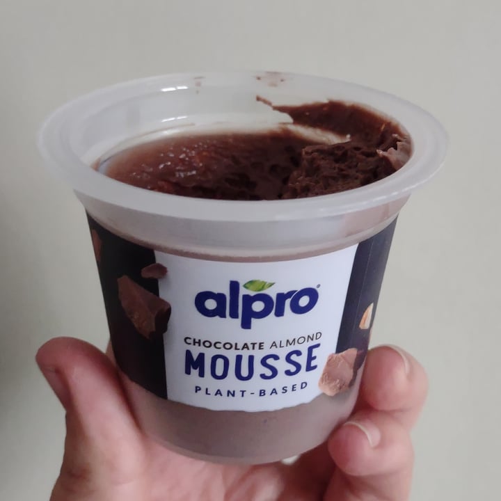 review photo of Alpro Alpro Mouse de Chocolate shared by @claramentevegana on 20 Oct 2021 - review
