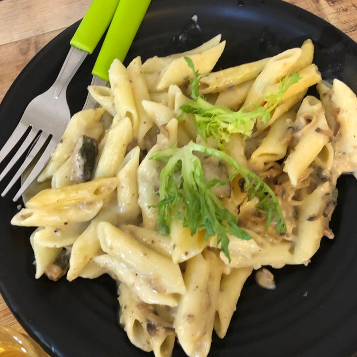 photo of nomVnom Bistro Truffled Mushroom Pasta shared by @soy-orbison on  04 Aug 2020 - review