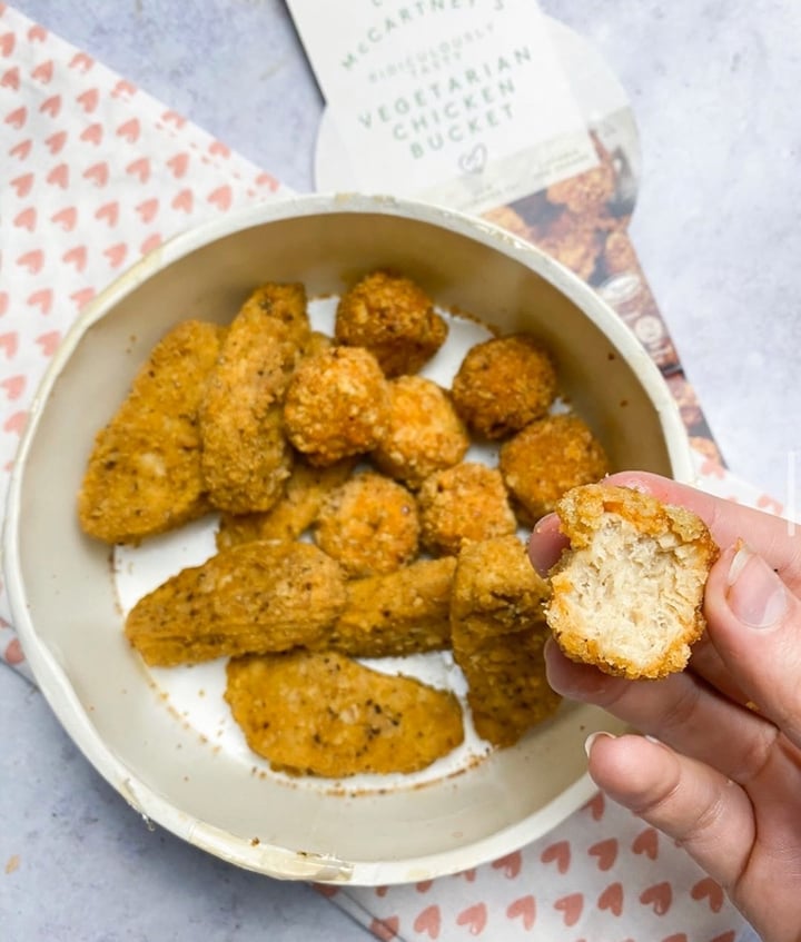 photo of Linda McCartney's Vegetarian Chicken bucket shared by @plantbasedkat on  19 Apr 2020 - review