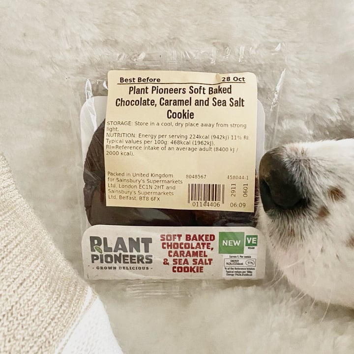 Plant Pioneers Soft baked chocolate, caramel and sea salt cookie Review