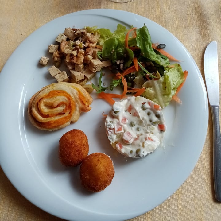 review photo of Hotel Ristorante Onda Azzurra Antipasto della casa shared by @valeveg75 on 15 May 2022 - review
