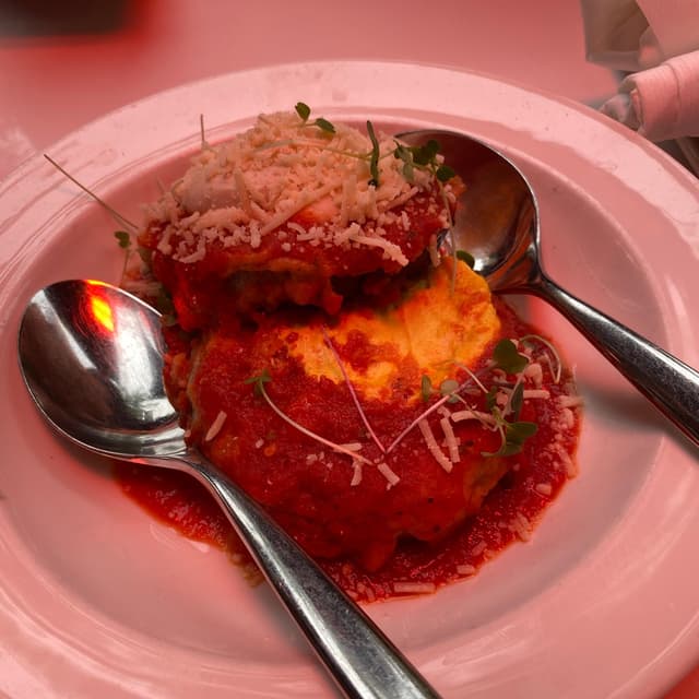 菜肴“Eggplant Parmesan”的照片