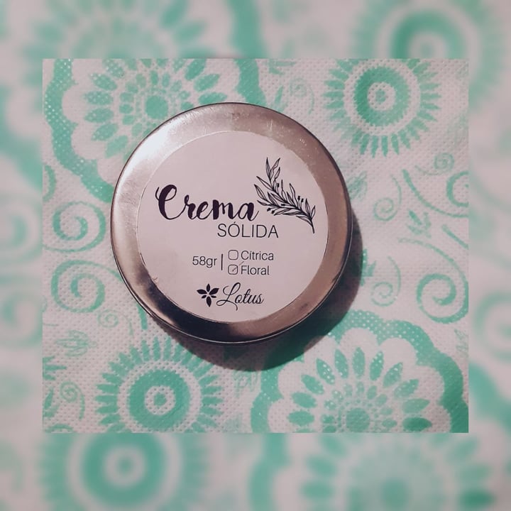 photo of Lotus Crema sólida shared by @melanidenise on  12 Feb 2020 - review