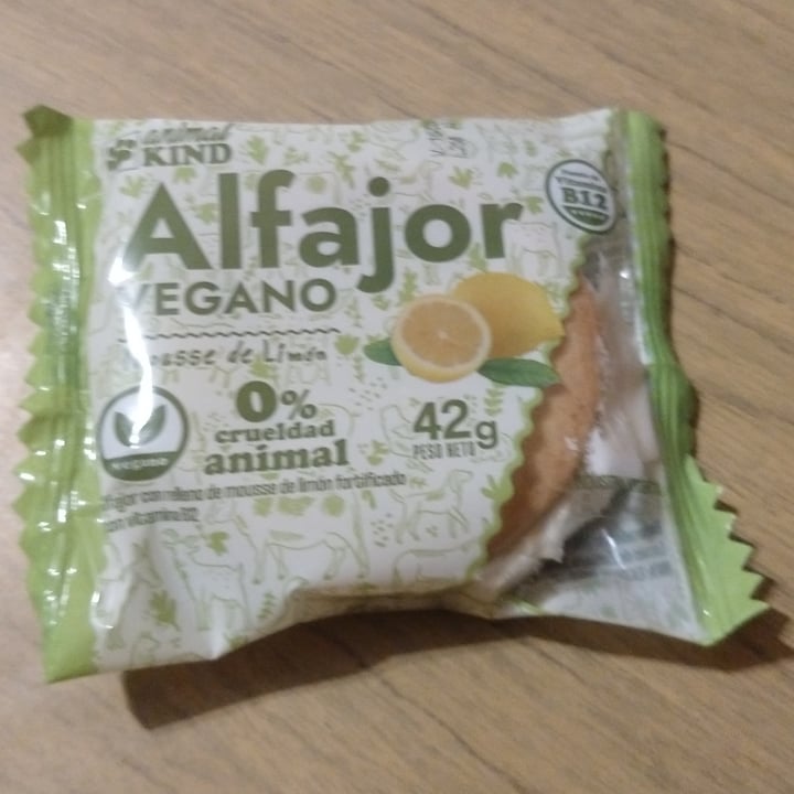 photo of Animal kind Alfajor Vegano Mousse de Limon shared by @lelemore on  12 Nov 2022 - review